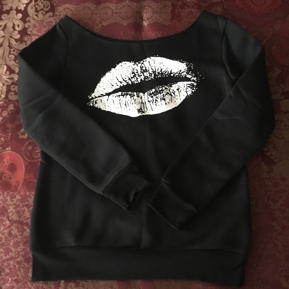 80’s black sweatshirt with white lips-size small.